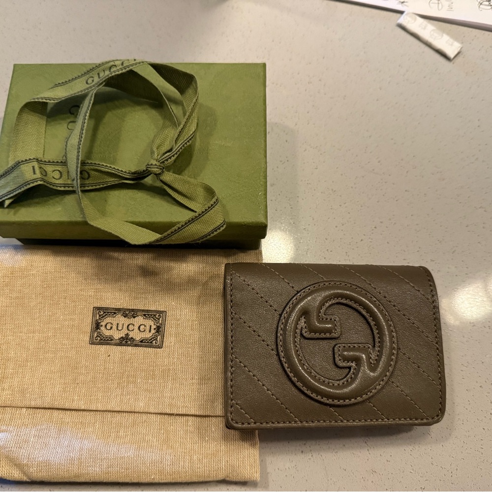 Beautiful authentic excellent condition Gucci wallet
